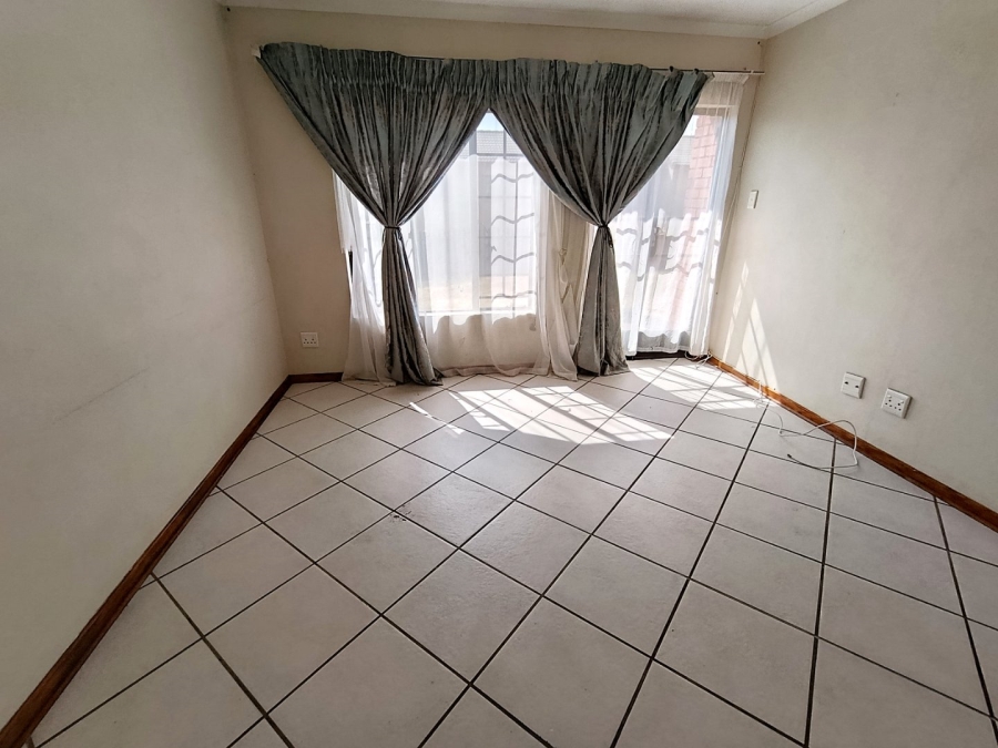 To Let 2 Bedroom Property for Rent in Hillside Free State